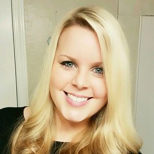 Meet your Posher, Cortney